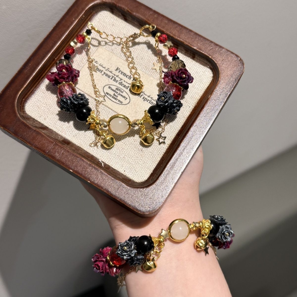 أساور نسائية مرصعة بالخرز بتصم - مراجعة Men'S Accessories Anime وسعره