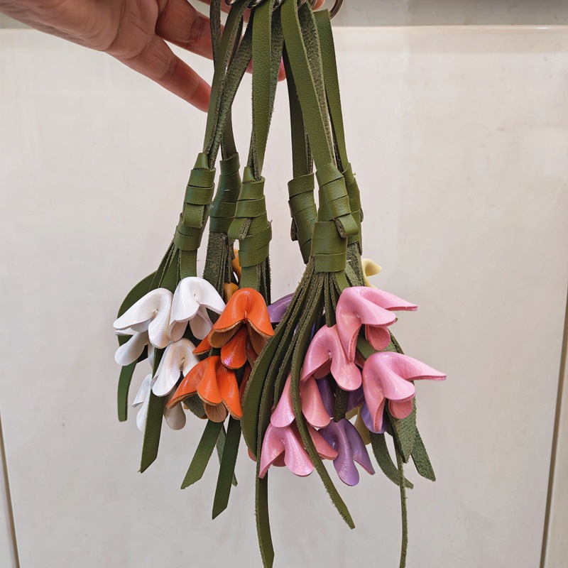 قلادة جلدية يدوية الصنع على شك - مراجعة Men Accessories Bouquet وسعره